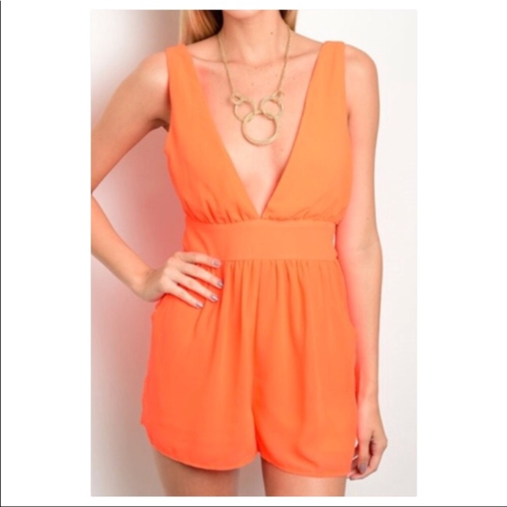 ✨ orange V-Neck Romper 💎Host Pick💎